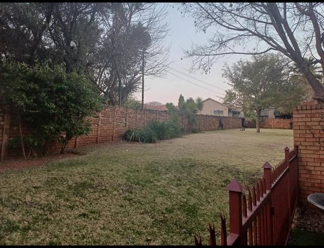 2 BEDROOM PROPERTY TO RENT IN CLUBVIEW